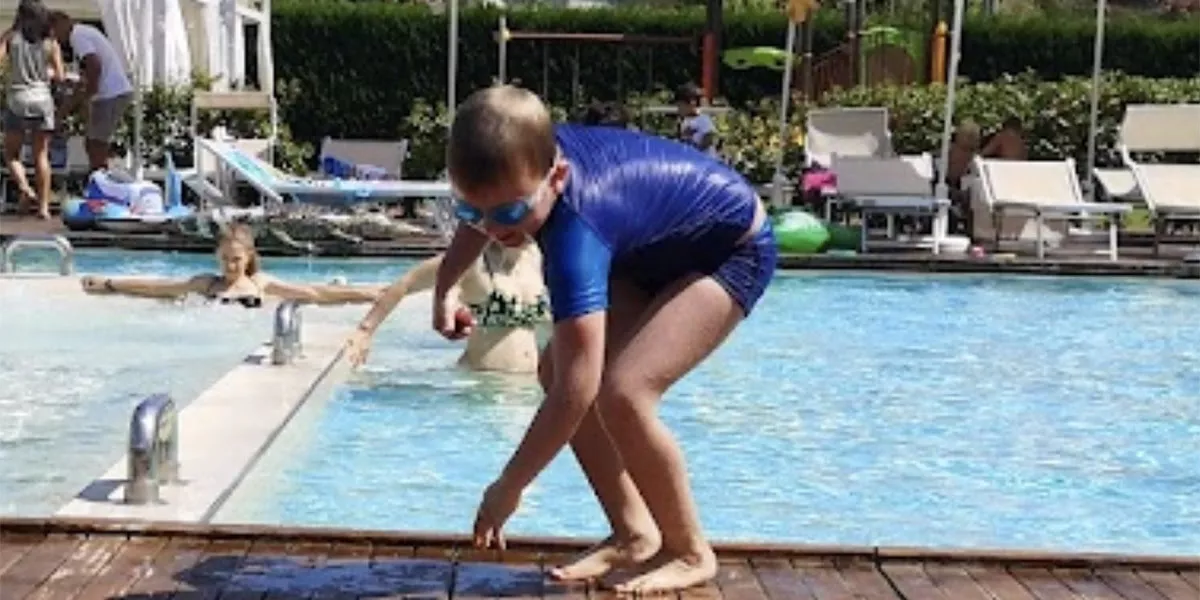 domino--suite-hotel-piscina-bambini